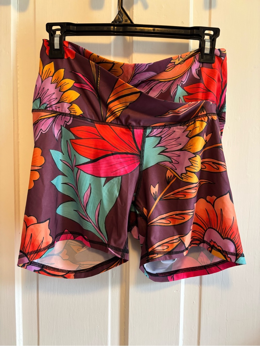 Yoga Democracy Crossover Waist Floral Athletic Shorts Size Large
